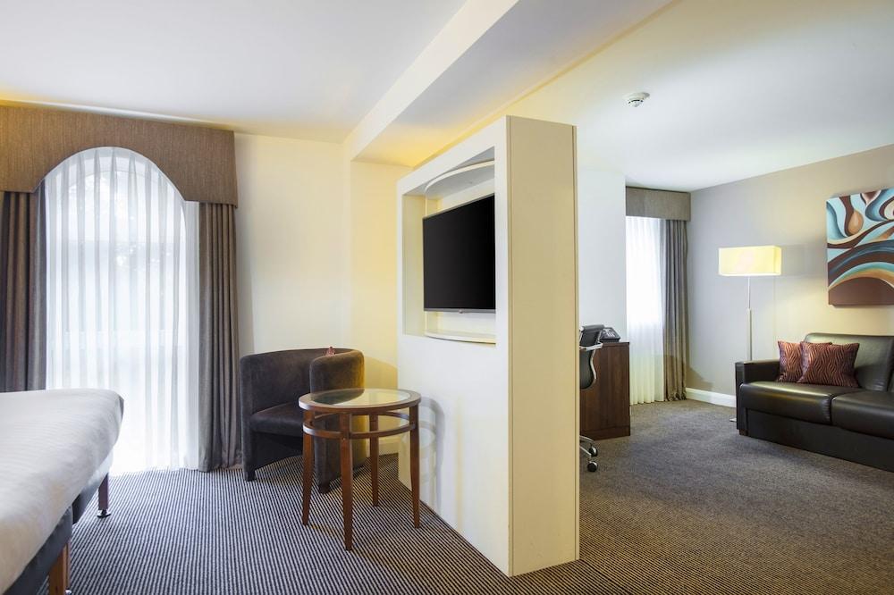 Doubletree By Hilton Chester Exterior photo
