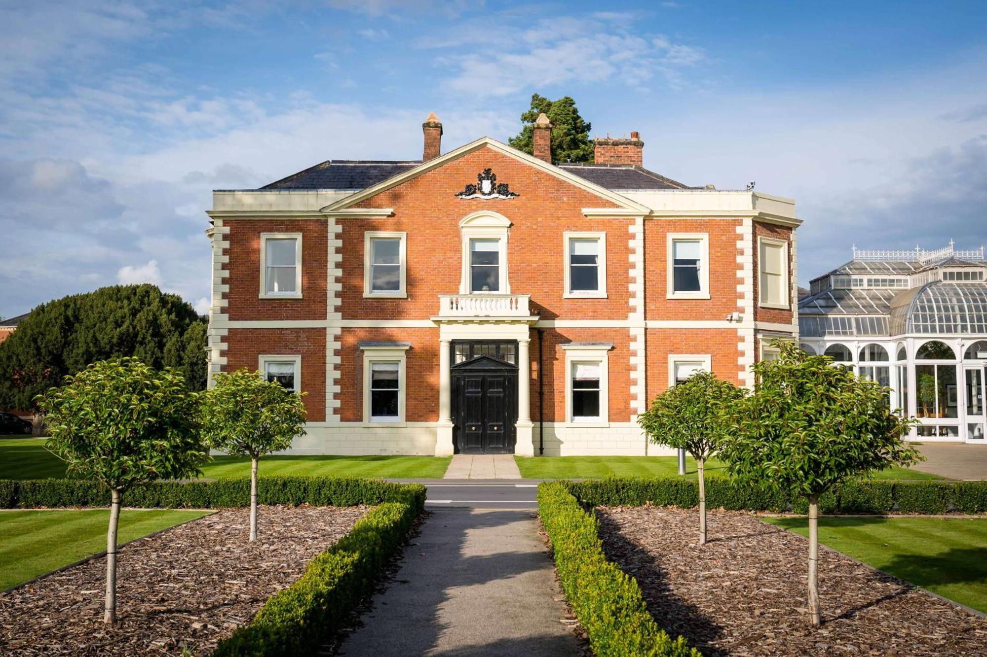 Doubletree By Hilton Chester Exterior photo